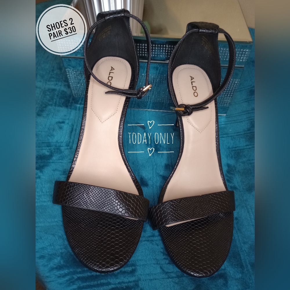 Aldo black snakeskin print heel. Size 9